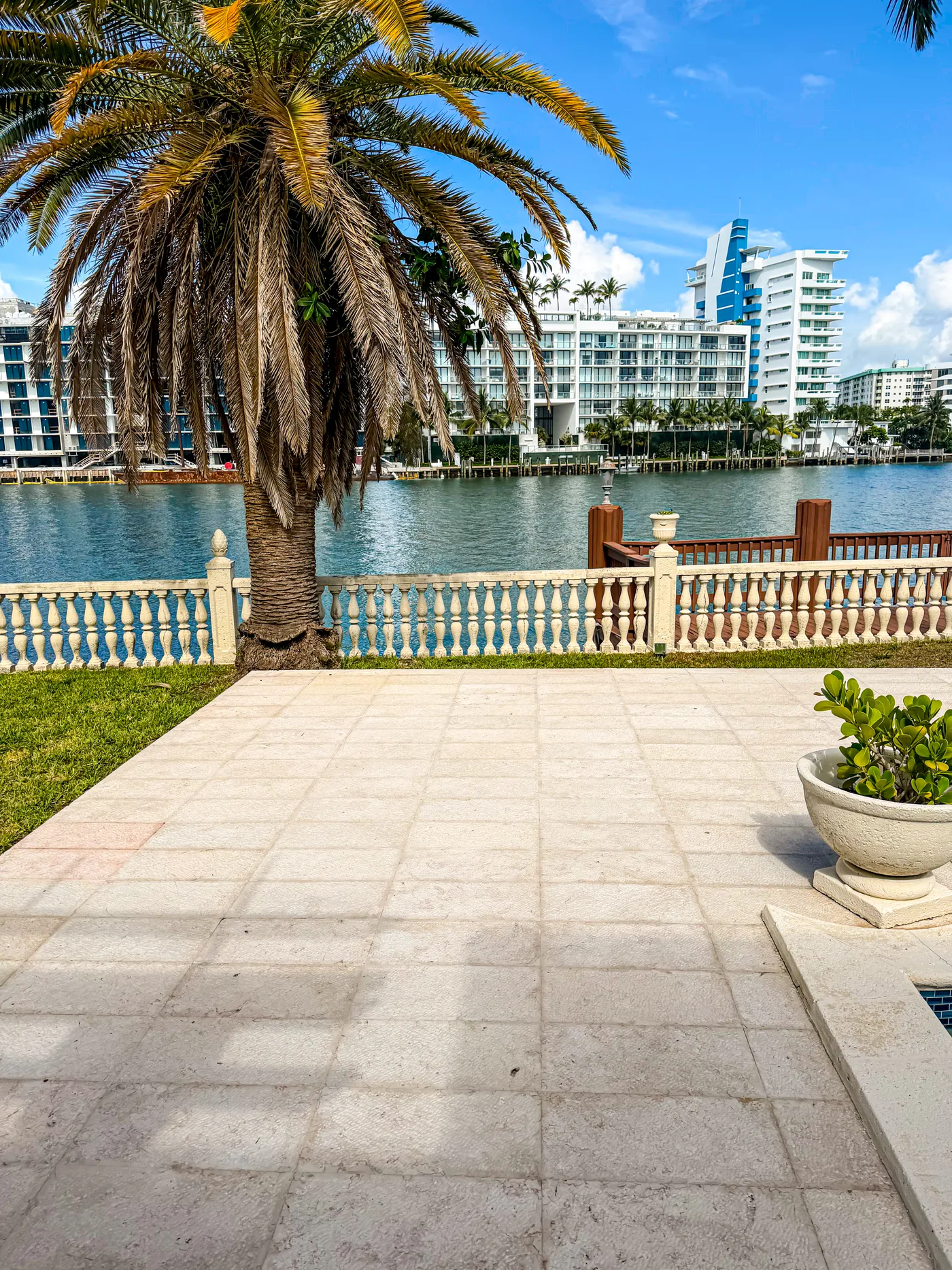 Pressure washed terrace with a view over the bay